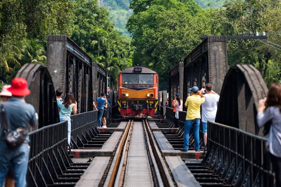 BKK : Private Tour River Kwai Bridge & Train to Krasae Cave - Lunch with a view after the morning stops