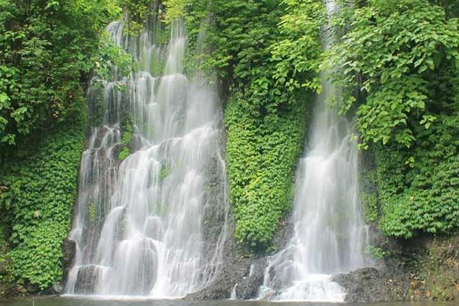 Borobudur & Prambanan in Yogyakarta, train to Malang, hike Bromo & Ijen // 4D3N - What the guide and transport setup really mean