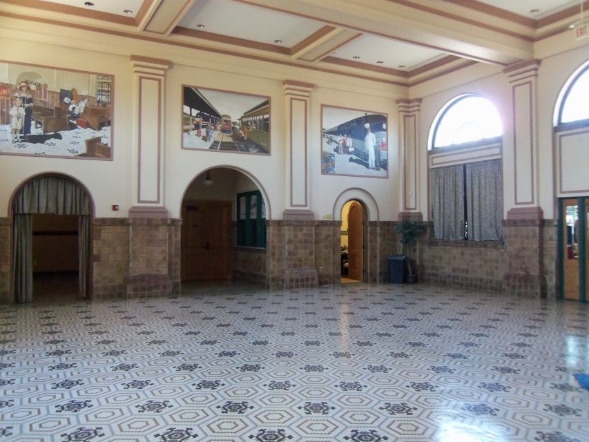 Bowling Green: Historic RailPark & Train Museum Entry & Tour - Meals in the Duncan Hines Dining Car