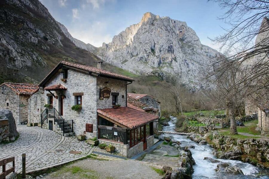 Bulnes: Excursion with funicular and Cabrales cheese cave in the Picos de Europa - Why Bulnes makes such a memorable stop