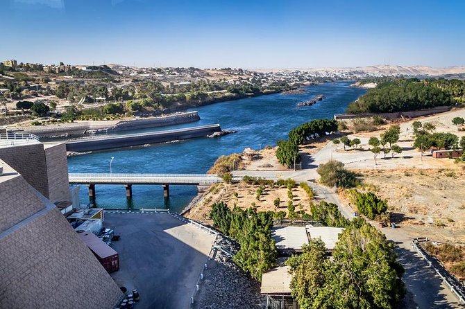 Cairo and Nile Cruise Tours to Luxor and Aswan by Sleeping Train - Luxor’s East and West Banks complete the ancient story