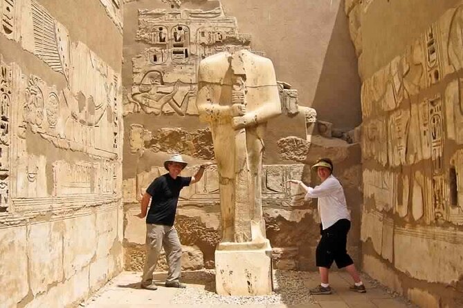Cairo : Luxor Full Day Guided Tour & Overnight Train Rounded trip - The West Bank: tombs, cliffs, and royal power