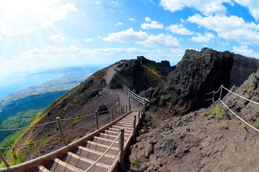 Campania Express Train Pompeii Tour with Vesuvius or Winery - Your Extra Hour in Pompeii