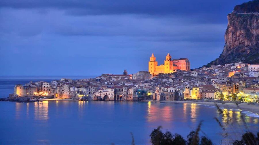 Cefalù tour by train: a journey between the sea and cultural treasures - Key points to know before you book