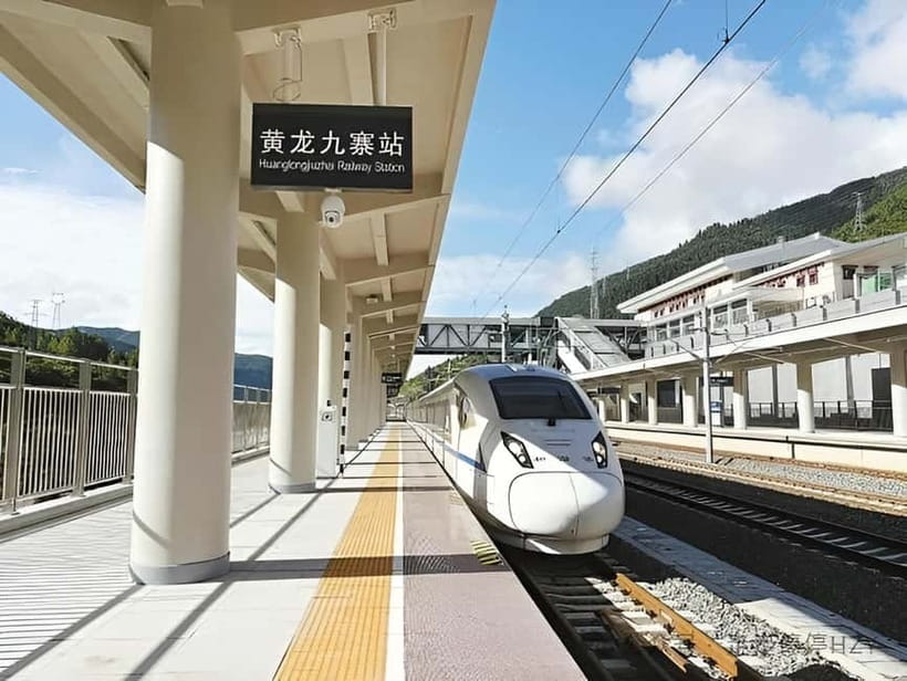 Chengdu: private 2-Day Huanglong Jiuzhaigou tour by train - Key points to know before booking