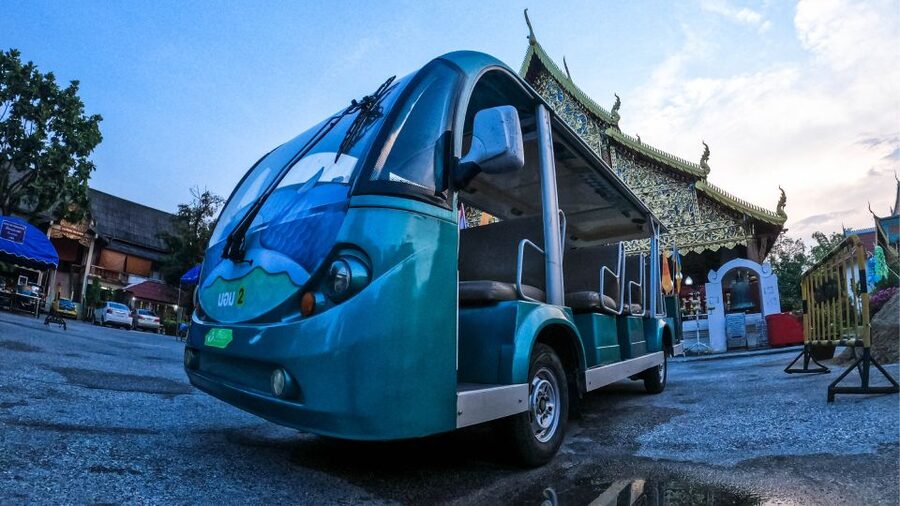 Chiang Mai: Nighttime City Highlights by EV Tram - Warorot Market, Tha Phae Gate, and the moving city view