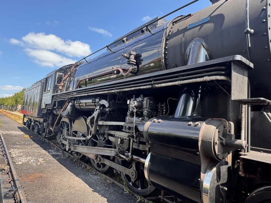 Chinnor: Chiltern Hills Steam Train Ride - Riding the Chiltern Hills by Steam