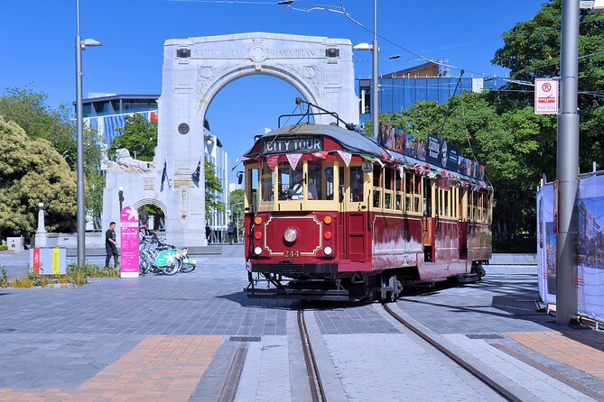 Christchurch Hop-On Hop-Off Tram - What the live commentary adds