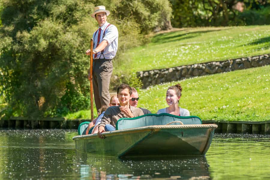 Christchurch Tram City Tour & Punting Combo - Booking the punt at the right time
