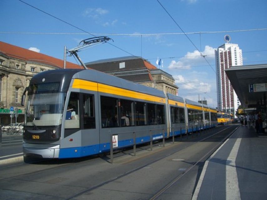 City tour on foot, by S-Bahn and tram - Starting beneath the Old Town Hall tower