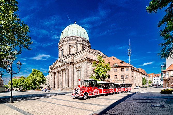 City tour through Nuremberg with the little train - Christmas tour - English audio and what you will learn