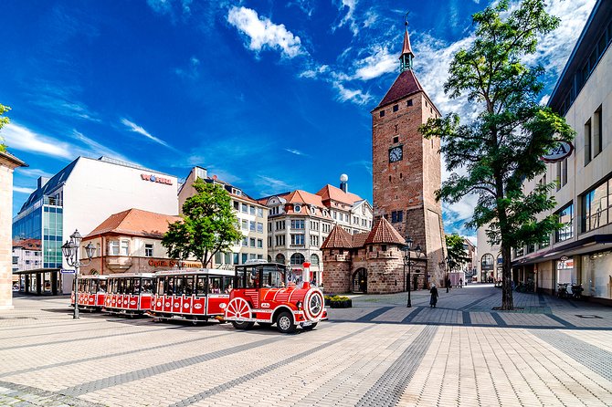 City tour through Nuremberg with the little train - Christmas tour - Who will get the most from this ride?