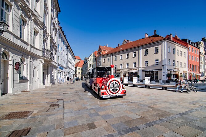 City tour through Regensburg with the little train - Who will get the most from this ride