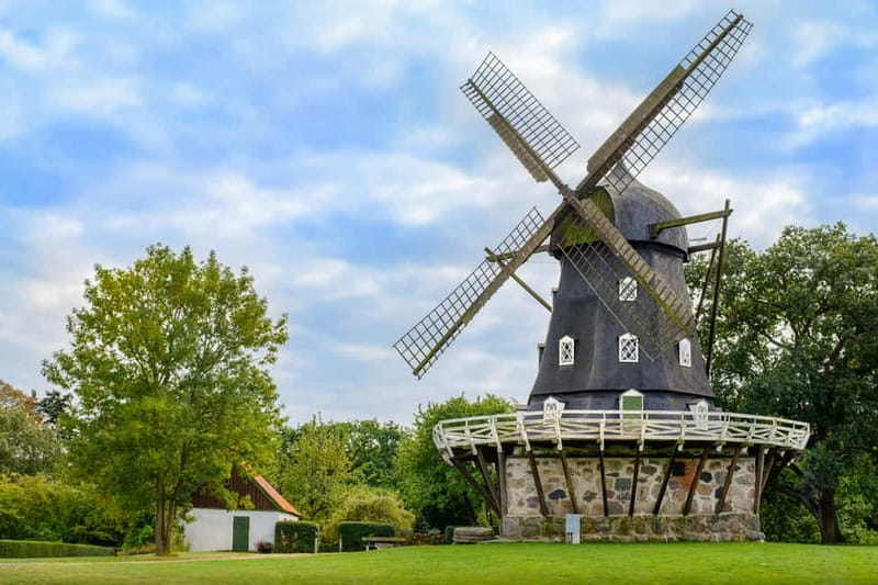 Copenhagen: Full-Day Trip to Malmö by Train - Crossing from Copenhagen to Malmö by train