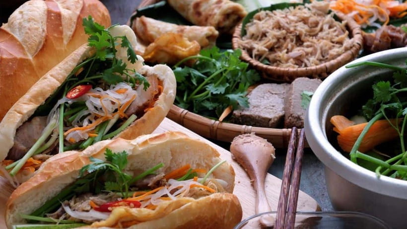 Craving in Hanoi: Gastronomic tour with Train Street - Why the Old Quarter setting matters