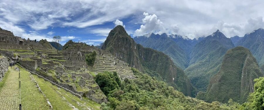 Cusco: Machu Picchu Day Trip with Train + Entrance ticket - A two-hour guided visit inside Machu Picchu