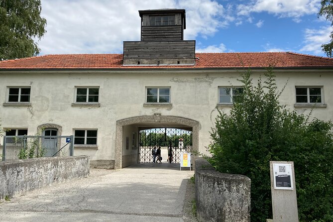 Dachau Concentration Camp Private Tour by Train from Munich - Meeting in Munich and taking the train north