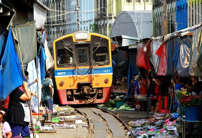 Damnoen Saduak Floating Market and Maeklong Railway Market Tour - Key points to know before booking