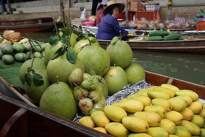 Damnoen Saduak Floating Market & Maeklong Railway From Bangkok - Guide service can make or break the day