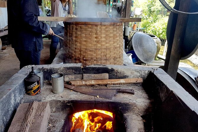 Damnoen Saduak Floating Market & Maeklong Railway Market Tour From Bangkok - Timing, comfort, and what to bring