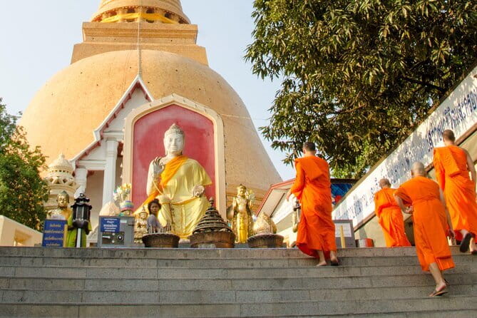 Damnoen Saduak Floating Market & Railway Market Tour from Bangkok - What the group option includes