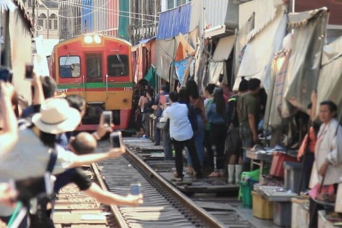 Damnoen Saduak Floating Market & Railway Market Tour from Bangkok - Damnoen Saduak from a long-tail boat