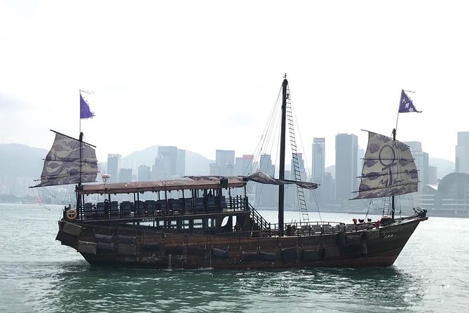 Day Tour to Hong Kong from Guangzhou by Round-way Bullet Train - A private guide changes the experience