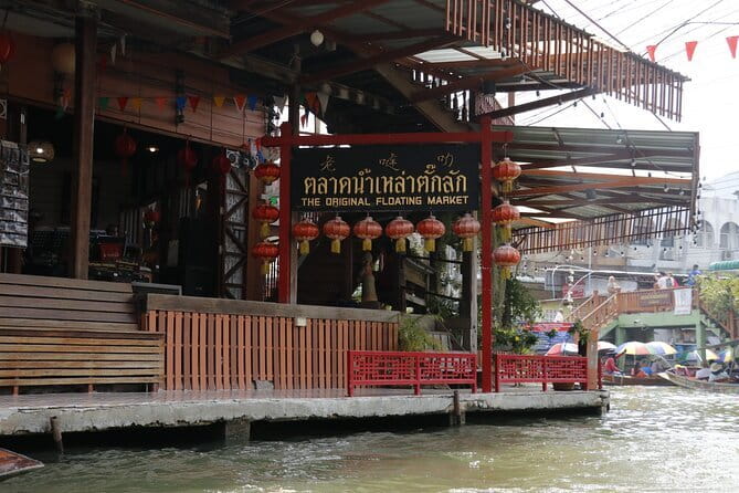 Day Trip to Bangkok Floating Market & Maeklong Railway - A pause at Buffalo Café