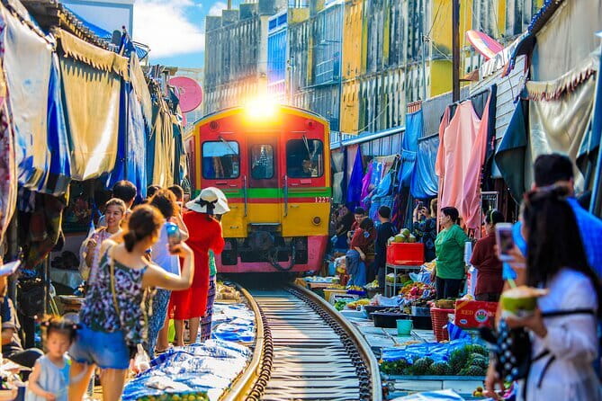Day Trip to Bangkok Floating Market & Maeklong Railway - How much time is spent on the road?