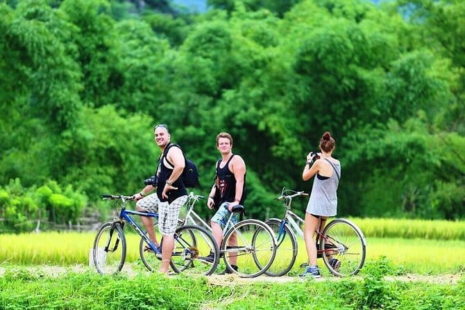 Deluxe Hanoi Tour, Ancient Villages, Pottery Class, Train Street - Guide quality and the private-tour advantage