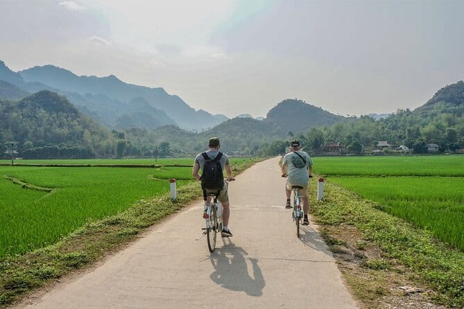 Deluxe Hanoi Tour, Ancient Villages, Pottery Class, Train Street - Who should book this day