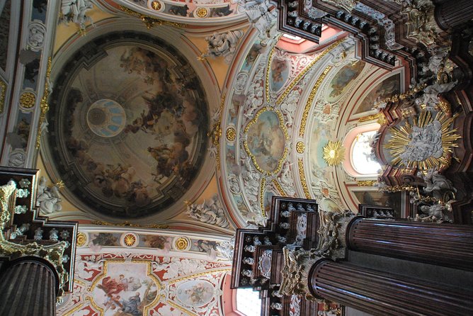 Discover Poznan: Walk, Take a tram and have a traditional snack - Walking across Cathedral Island