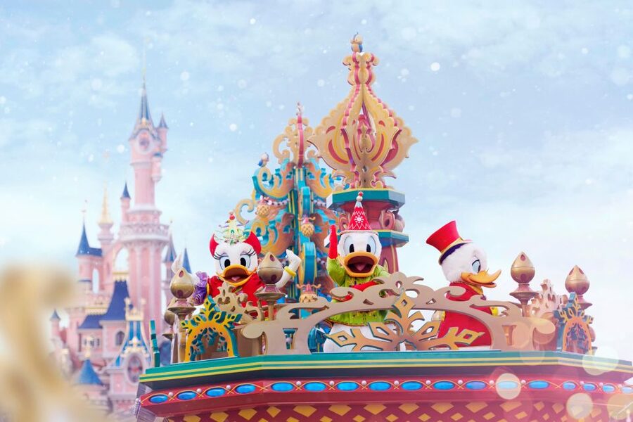 Disneyland® Paris Tickets for Train and Parks - Should you book Disneyland Paris with train tickets?