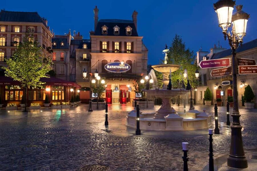 Disneyland® Paris Tickets for Train and Parks - Who will get the most from this day