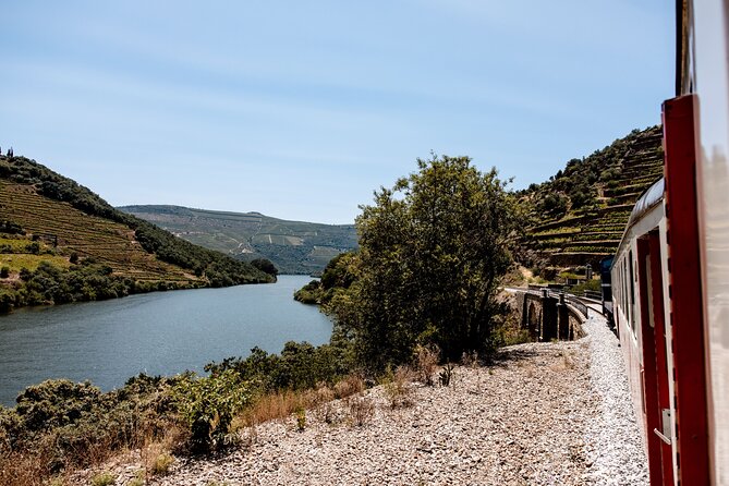 Douro Experience - Boat and Train Ride - Lunch and Wine Tasting - All Included - Why this Porto day trip works so well