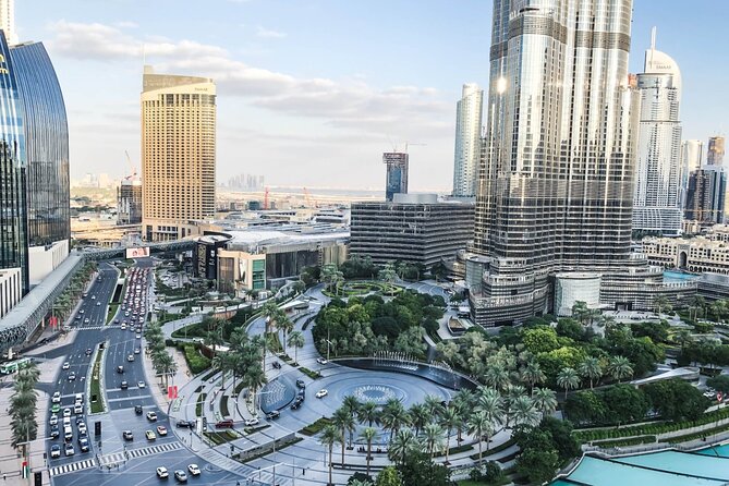 Dubai Modern City Tour with Mono Rail - Palm Jumeirah: seeing the man-made island from above the road
