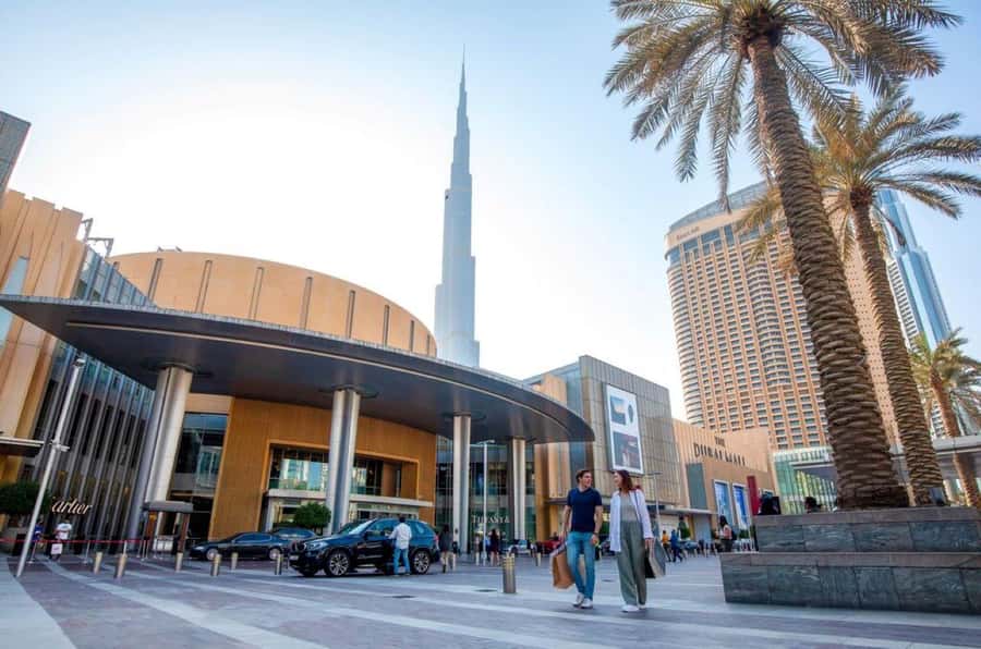 Dubai Modern Tour: Souq Madinat, Marina, Burj Khalifa stop - Pickup, timing, and the guide