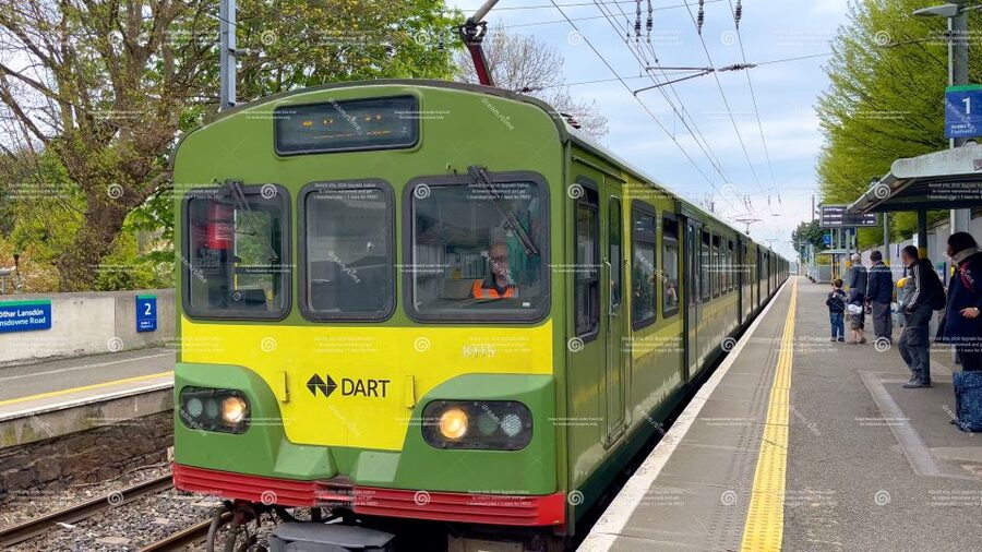 Dublin: Cruise Excursion Hop-On Hop-Off Tour & Rail Ticket - Guinness, whiskey, and the western route