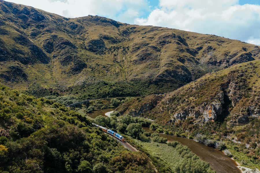 Dunedin: Scenic Railway Tour Through the Taieri Gorge - Food, drinks, and practical comfort onboard
