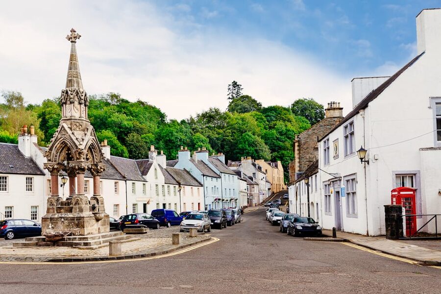 Edinburgh: Isle of Skye & Optional Jacobite Train 3-Day Tour - Eilean Donan Castle and the crossing to Skye