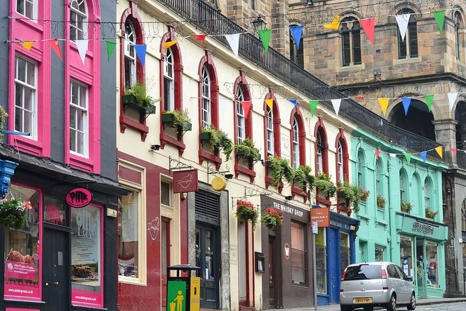 Edinburgh Rail Trip from London with Castle entry and Hop-on Hop-off bus - The Royal Mile and St Giles’ Cathedral