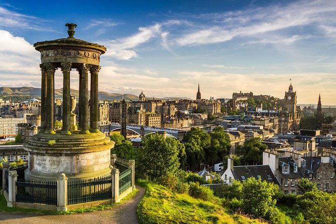 Edinburgh Rail Trip from London with Castle entry and Hop-on Hop-off bus - Getting your first view of Edinburgh