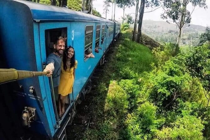 Ella Private Day Tour with Train Ride and Visit to Nine Arch - The Demodara to Bandarawela train ride
