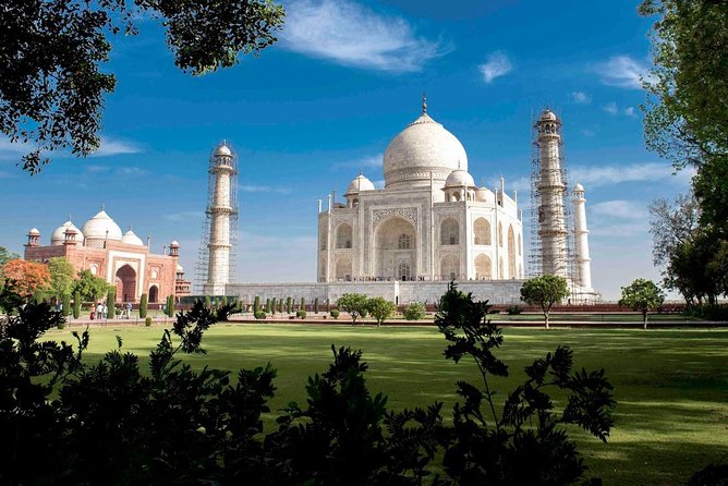 Enchanting Taj Mahal Same Day Tour by Gatiman Train From Delhi - Three hours at the Taj Mahal