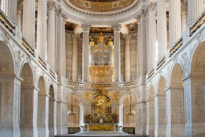 Excursion to Versailles by train with entrance to the Palace and Gardens - Meeting in Paris and taking the RER