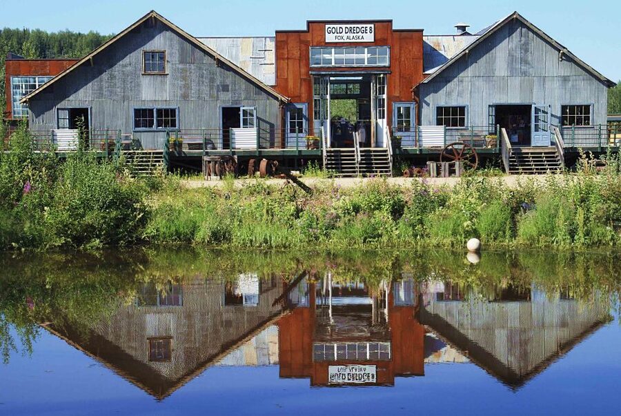 Fairbanks: Gold Dredge 8 Historic Train Tour - Rain or shine means you should dress for the day