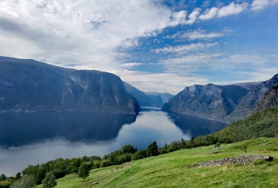Flåm Flexible Tour with Stegastein, cruise and train include - Timing, weather and what to pack