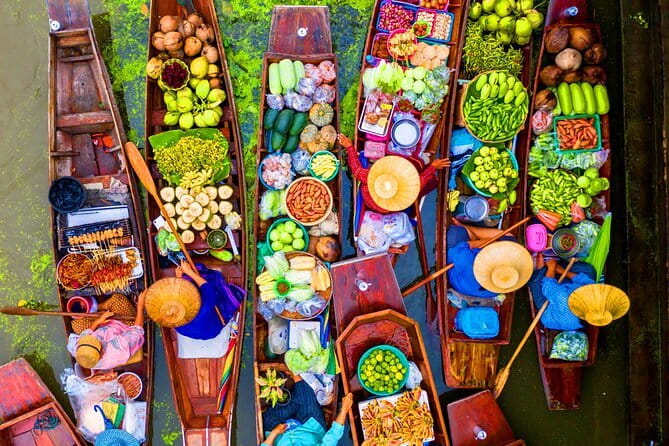 Floating and Railway Markets Private Tour - Entering Damnoen Saduak by motorboat