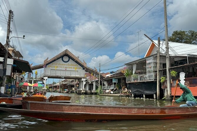 Floating Market and Railway Market Private Tour VIP Transport - Reaching Damnoen Saduak by private transport
