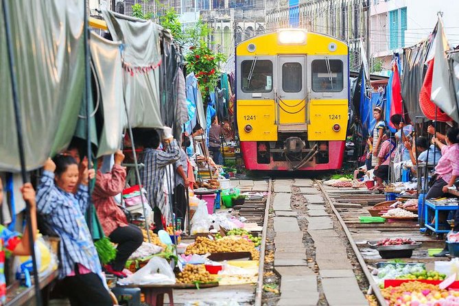Floating Market & Railway Market Bangkok - Longtail boat access to the floating market